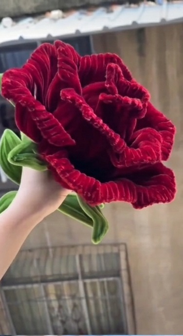 Big Flower with Green leaves
